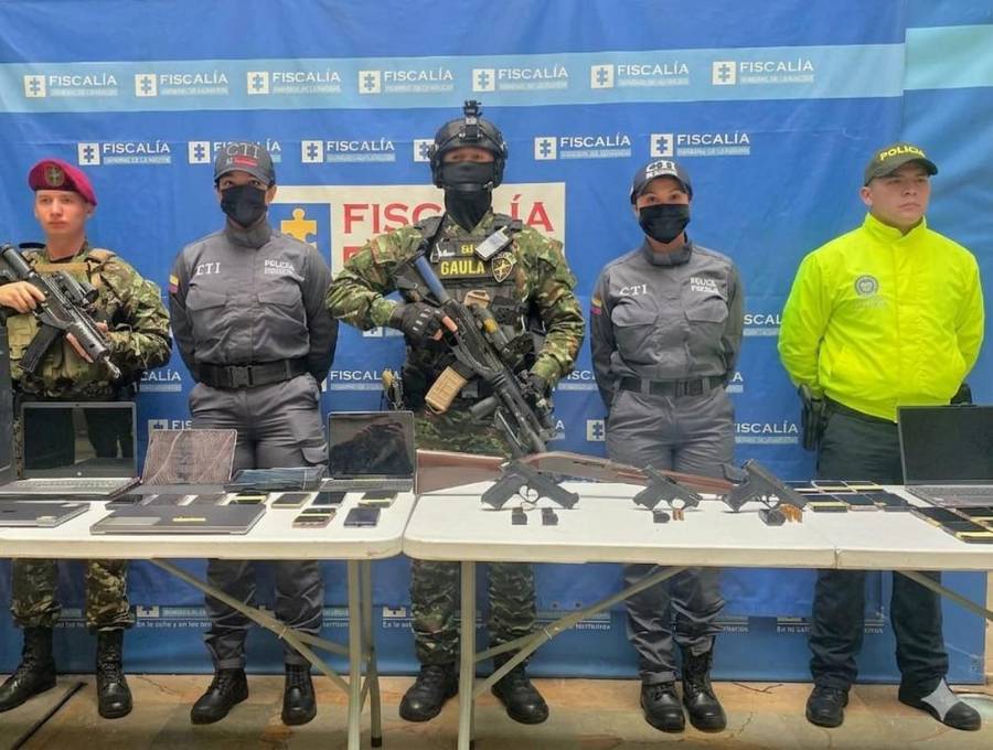 La Policía, el Ejército y el CTI de la Fiscalía realizaron de forma conjunta el operativo. FOTO: Cortesía Alcaldía de Medellín