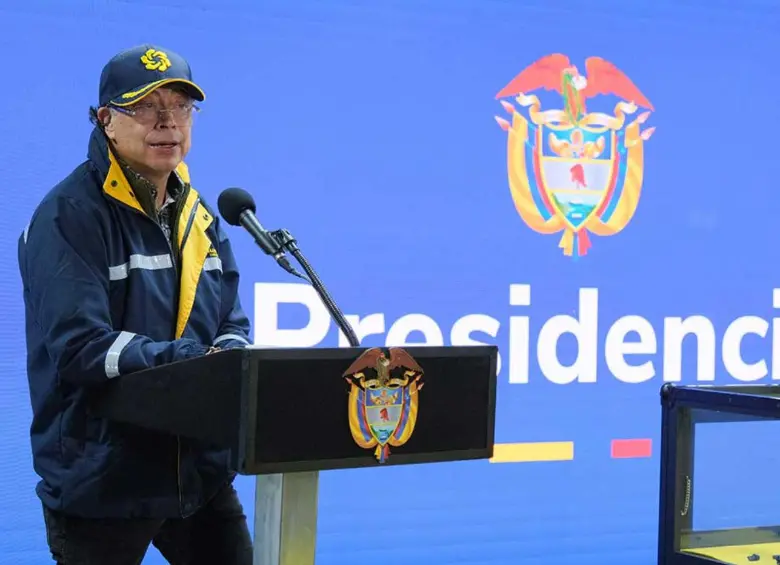 El presidente Gustavo Petro durante la presentación del fusil Jaguar. Foto: Presidencia