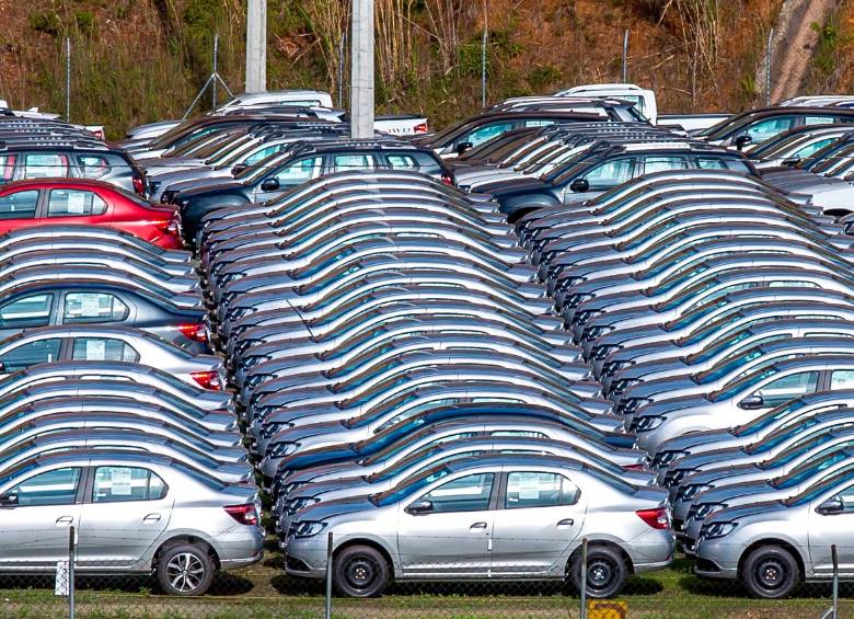 Aunque ha habido un descenso en las cifras de ventas, Medellín ocupa el primer lugar en matriculas nuevas de automotores. Foto: Juan Antonio Sánchez