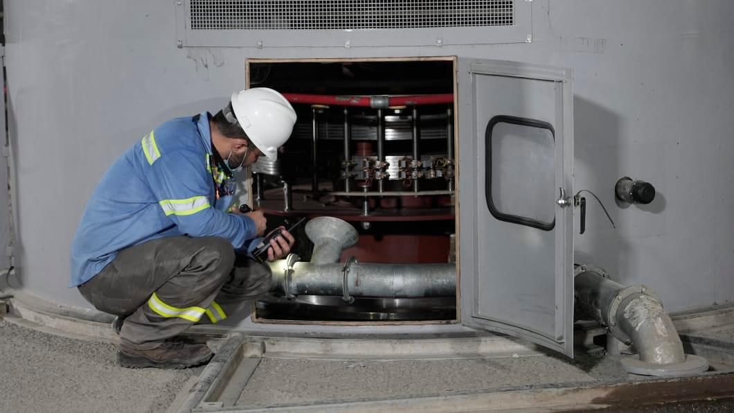 Las pruebas de las primeras dos turbinas, indicó el gerente de EPM, no representaron ningún riesgo para el personal de EPM que estuvo al frente del encendido. Foto: Cortesía EPM. 
