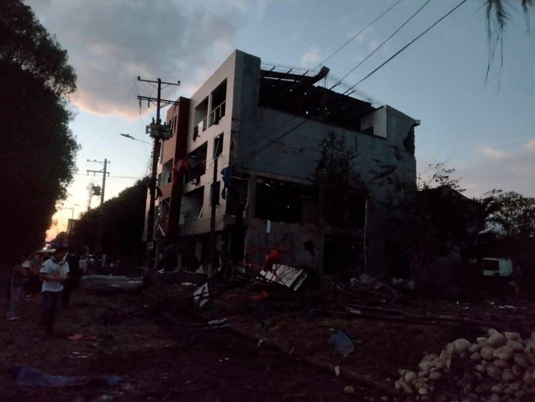 Además de la explosión, también se sintieron ráfagas de disparos, justo al frente del Instituto Colombiano Agropecuario (ICA) y la Cooperativa Cootransare. FOTO COLPRENSA