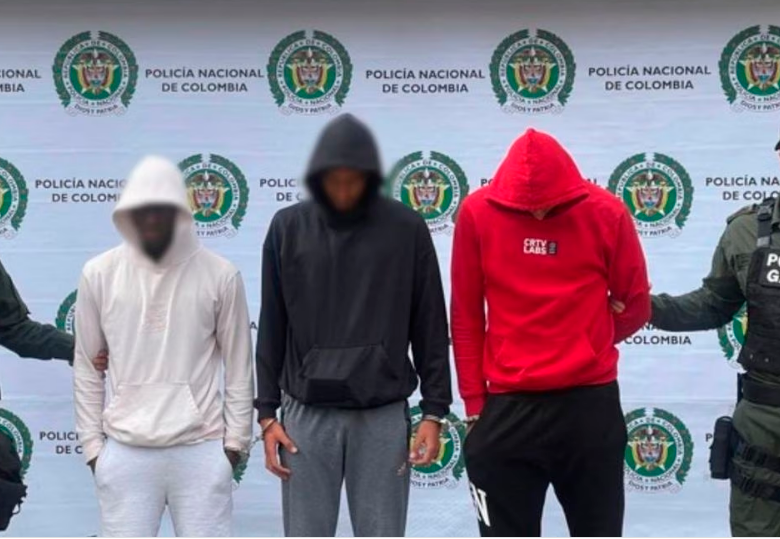Estas fueron las primeras imágenes de los tres jugadores del Once Caldas tras la captura. FOTO CORTESÍA