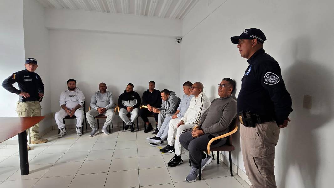 Un reconocido exfutbolista y hombres de “Chiquito Malo” están en la lista de 8 colombianos extraditados a Estados Unidos