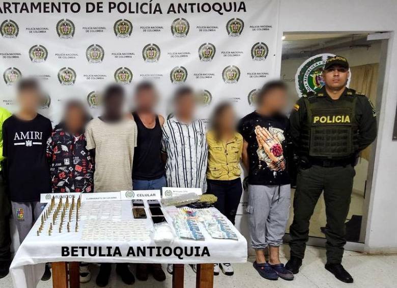 Estos son los detenidos en Betulia, Suroeste antioqueño. FOTO: Cortesía