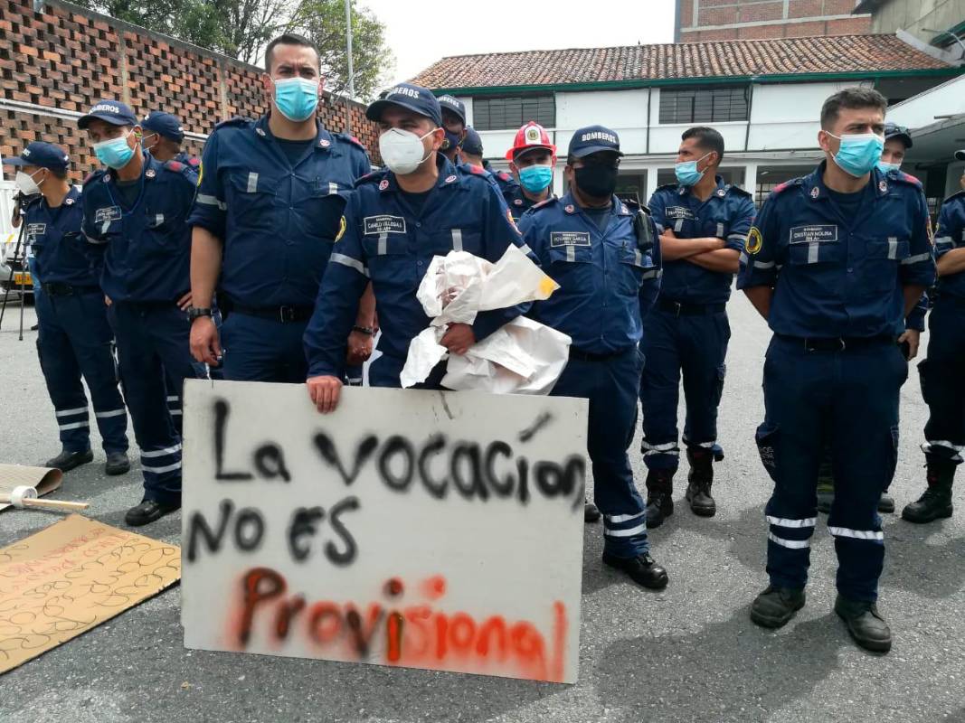 El Plantón se desarrollo de forma pacífica dentro de la estación Libertadores CB2 de Medellín y calles aledañas sin afectar el trafico vehicular. Foto Manuel Saldarriaga 