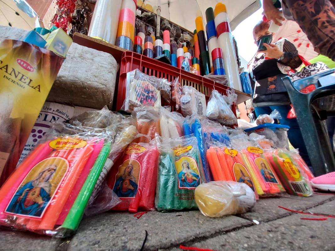 La situación ha llevado a un aumento en los precios de estos productos y tiene en vilo a las cerca de 2.000 empresas del sector. Foto Manuel Saldarriaga