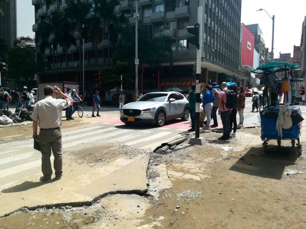 Las calles estaban intransitables el viernes, en la mañana del sábado ya se podía ver el desastre causado por el agua. Foto: Manuel Saldarriaga