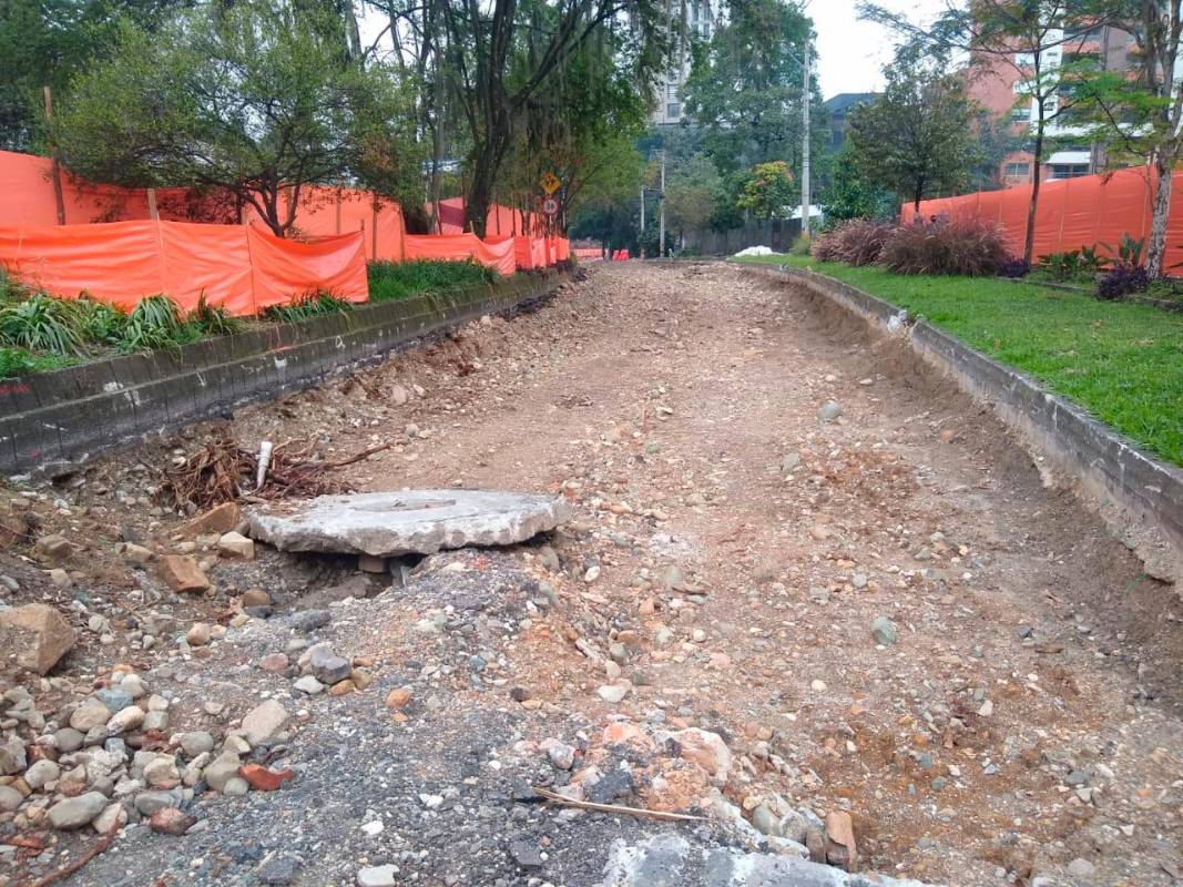 Según Espinosa, tres carriles entre La Frontera y la quebrada La Ayurá deberán estar terminados para la última semana de junio. FOTO: JAIME PÉREZ
