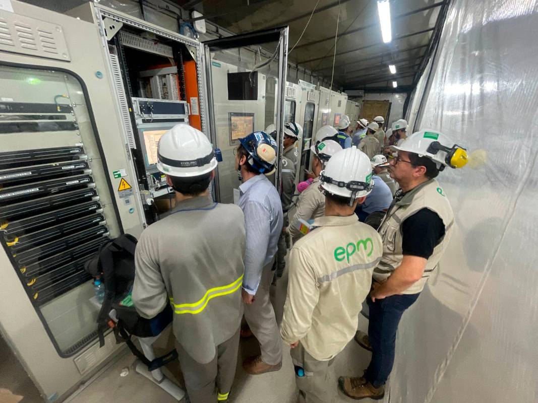 Mientras que EPM hacía las pruebas y monitoreaba, las comunidades aguas abajo se quejaron de que no los informaron de la prueba y dicen que viven en zozobra respecto a la futura operación de la central. Foto: Cortesía EPM