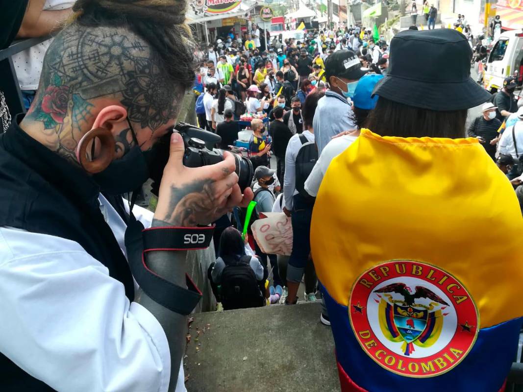 Desde tempranas horas iniciaron las concentraciones y movilizaciones programadas por diferentes organizaciones sociales y colectivos culturales del Valle de Aburrá. Foto Manuel Saldarriaga