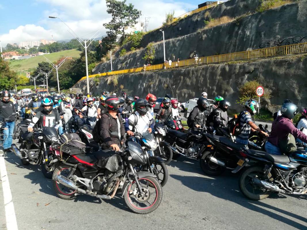 El accidente causó una gran congestión vehicular, que a eso de las 6 de la mañana, muchas personas se dirigían a sus trabajos. Foto: Manuel Saldarriaga 