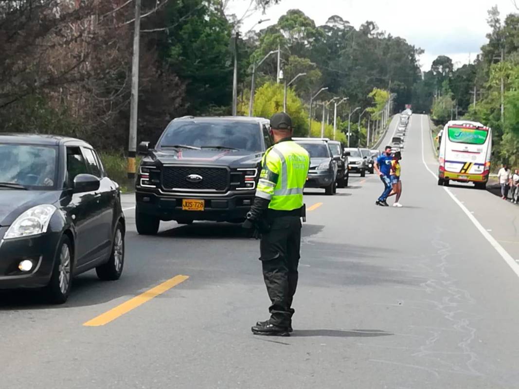 Gran congestión causó el hecho en las vías que comunican a Rionegro con Guarne. Foto: Manuel Saldarriaga