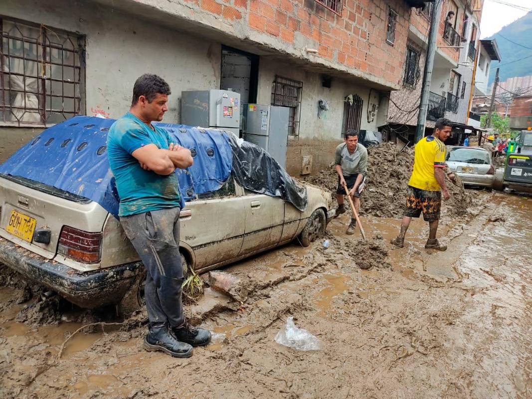 De acuerdo con el reporte preliminar entregado por la Alcaldía de Bello, el punto más crítico se presentó en el cauce de la quebrada La García, que alcanzó niveles en rojo. Foto: Jaime Pérez