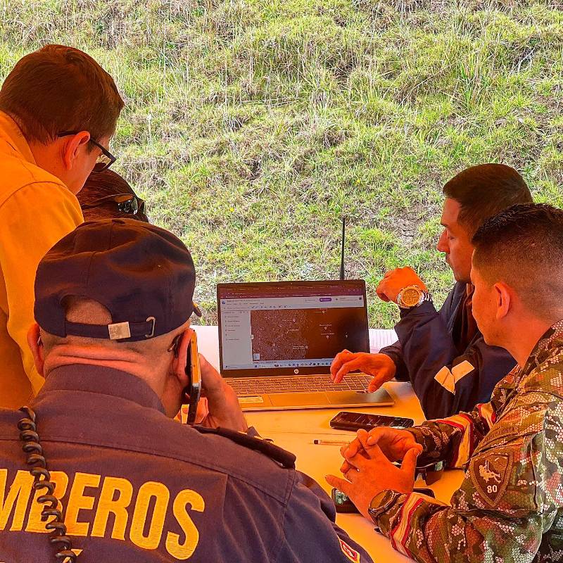Organismos de socorro y autoridades buscan a un extranjero perdido en los cerros de la capital colombiana. FOTO tomada de X