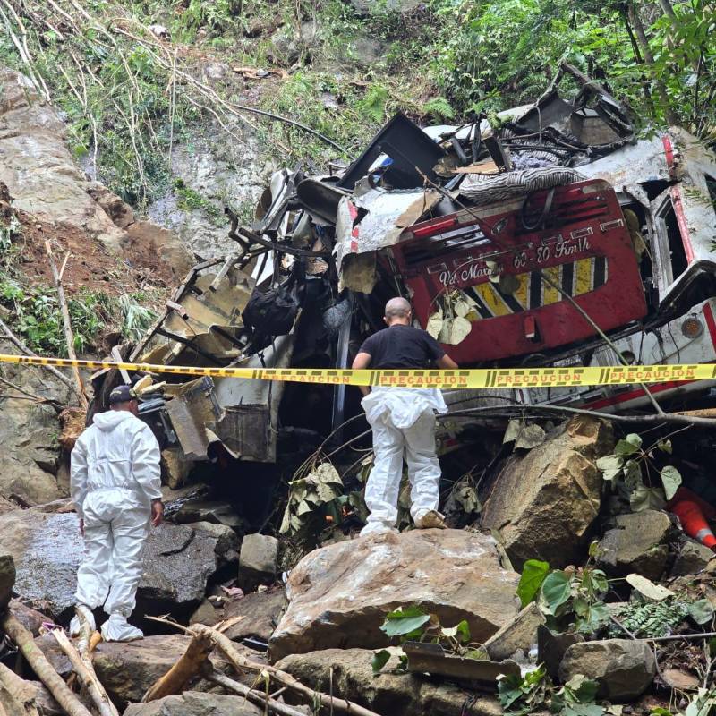 Imagen del accidente ocurrido en Remedios en el que murieron 17 estudiantes. FOTO: Manuel Saldarriaga