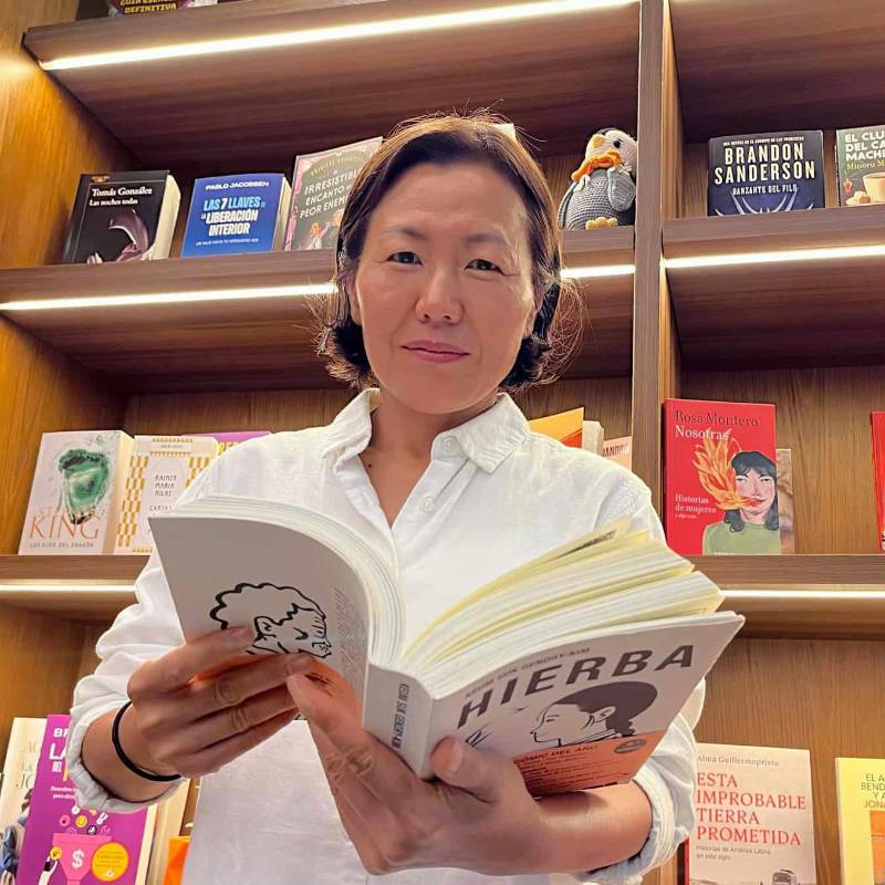 Ella es Keum Suk Gendry-Kim, novelista gráfica coreana autora del cómic Hierba. Es una de las invitadas especiales de la Fiesta del Libro y la Cultura 2026. FOTO: Cortesía