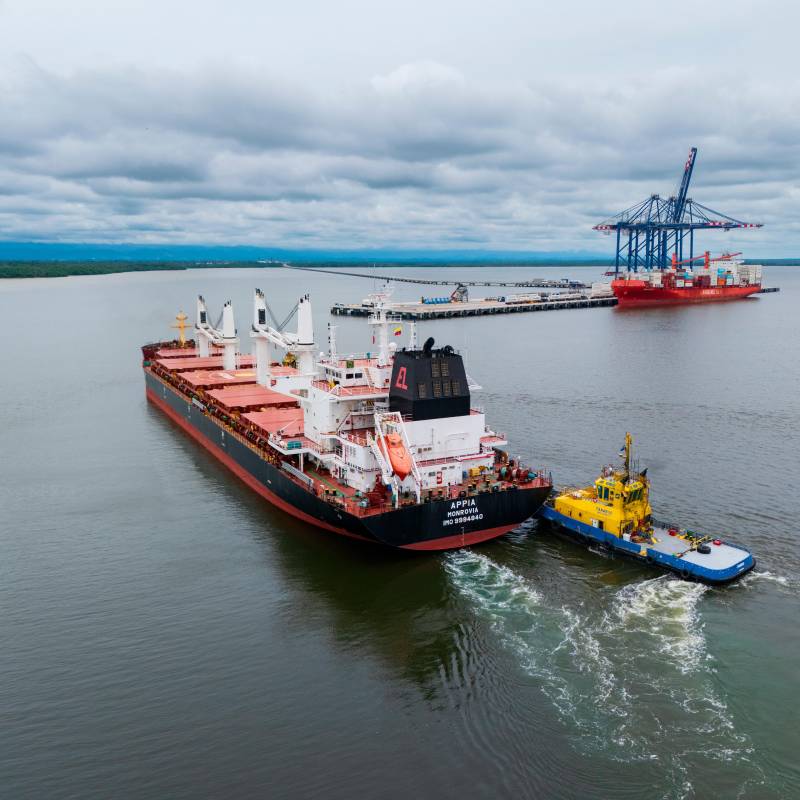 El primer buque de fertilizantes de we agro llegó a Puerto Antioquia, dando inicio a una nueva ruta logística para abastecer de insumos a las principales zonas agrícolas de Colombia. FOTO cortesía we agro
