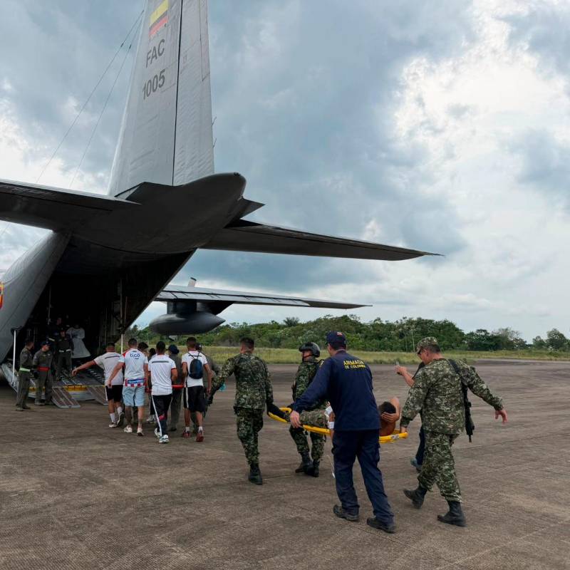 Los sobrevivientes del accidente en Puerto Leguízamo, Putumayo, fueron trasladados a hospitales de distintas regiones. FOTO: CORTESÍA DE MINDEFENSA.
