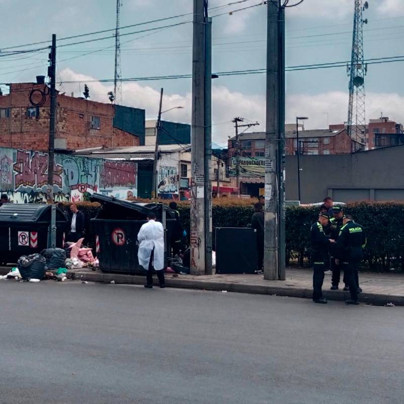 El cuerpo fue hallado en la avenida Primera Mayo con carrera 69B, en el barrio Carvajal, sur de Bogotá. FOTO: Tomada de X (antes Twitter) @Marovaan