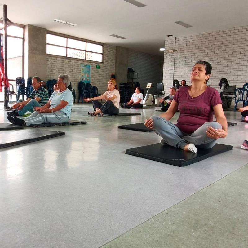 La actividad física es una de las cinco prácticas que disminuye el riesgo de la demencia. Otras: alimentación saludable, estimulación cognitiva, control de factores de riesgo cardiovascular e interacción social. FOTO cortesía GNA