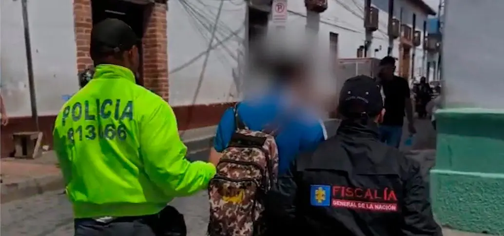 El hombre fue capturado en plena calle de Santa Fe de Antioquia. FOTO: CORTESÍA POLICÍA