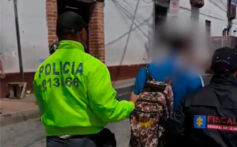 El hombre fue capturado en plena calle de Santa Fe de Antioquia. FOTO: CORTESÍA POLICÍA