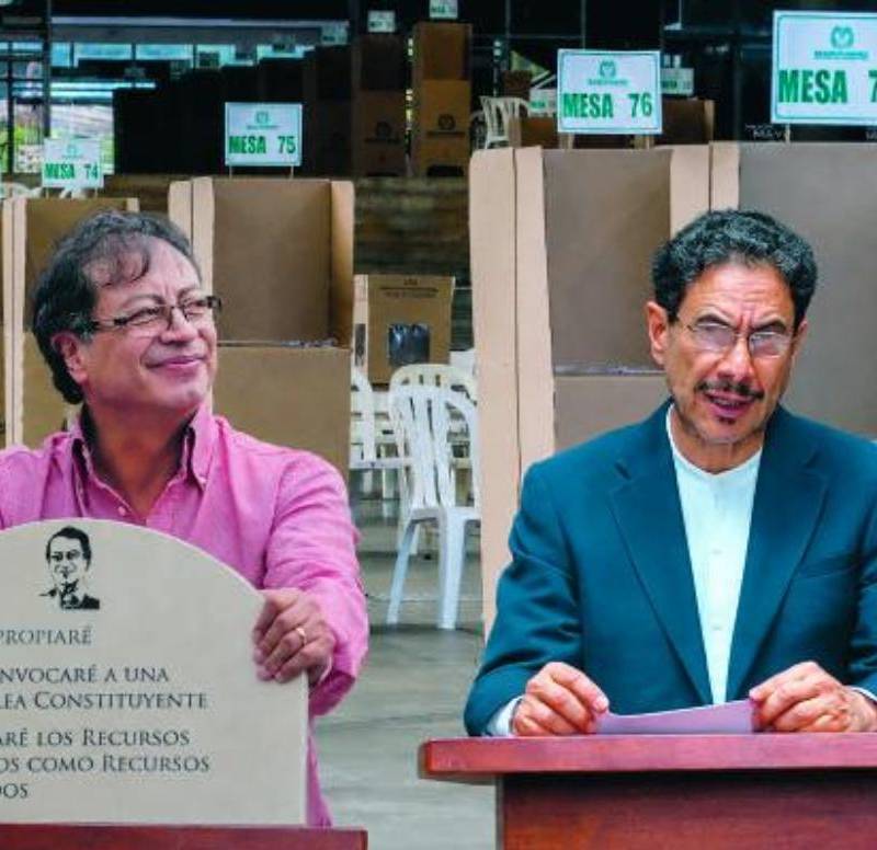 El anuncio oficial del retiro de la Constituyente lo dio el vocero del comité promotor de la convocatoria, Armando Custodio Wouriyú Valbuena. Petro y Cepeda compartían la misma propuesta. Fotos: Colprensa y Manuel Saldarriaga.