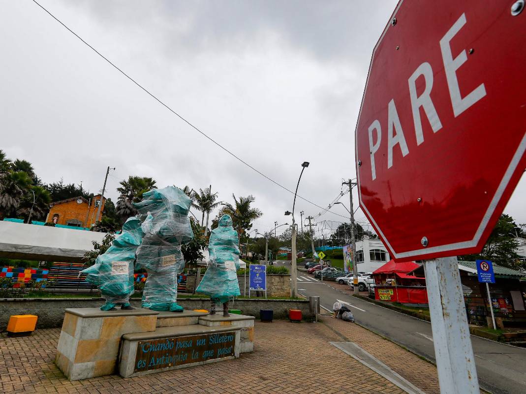 Las autoridades indicaron que sostendrán los controles que mantienen sobre la estructura los cuales serán apoyados por una cámara de vigilancia. Foto: Manuel Saldarriaga Quintero.