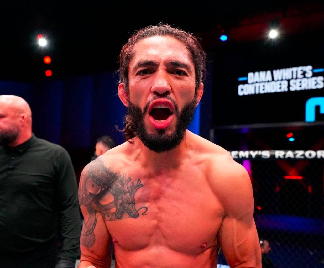 Javier Reyes festejando su elección para la UFC. FOTO CORTESÍA UFC