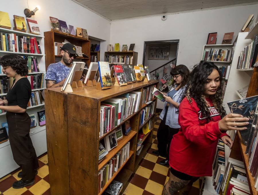 Librerías independientes de Medellín abrirán hasta la medianoche con actividades culturales gratuitas durante la primera edición de la <i>Noche de Librerías</i>. FOTO Jaime Pérez Munévar.