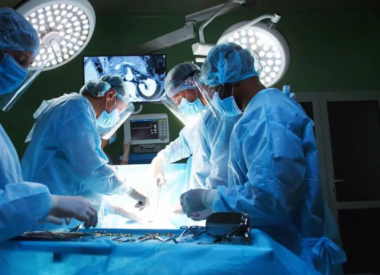 En Medellín se logró un hito médico para Colombia: realizaron dos implantes de corazón artificial en un solo día