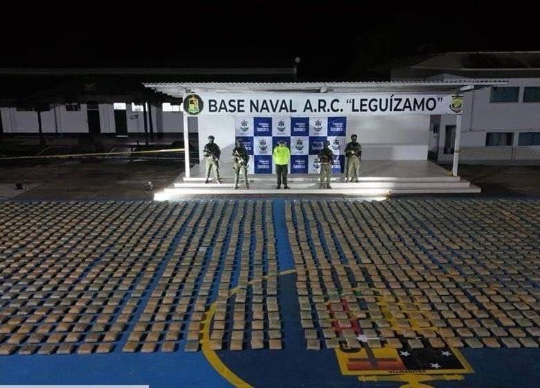 A través de la Fuerza Naval de la Amazonía, se incautó en dos operaciones realizadas en El Encanto, Amazonas, un total de 3.731 kilogramos de marihuana. FOTO: @ABDELAESPRIELLA.
