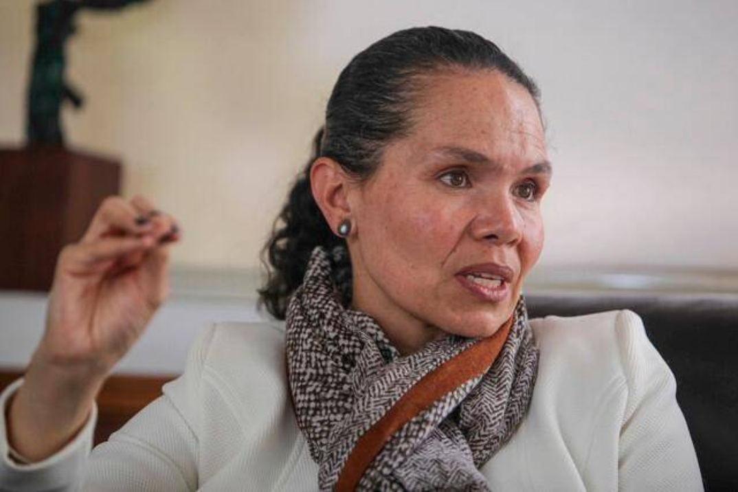 La ministra Astrid Rodríguez firmó un acta en la que quedó evidencia de que la plata sí estaba lista para transferir a Panam Sport. 