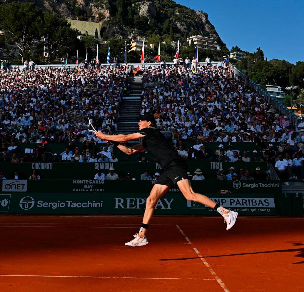 Jannick Sinner, tenista italiano, venía de ganar el Masters de Miami y posicionarse como el segundo del mundo en el Ranking ATP. FOTO Tomada de ‘X’: @ROLEXMCMASTERS