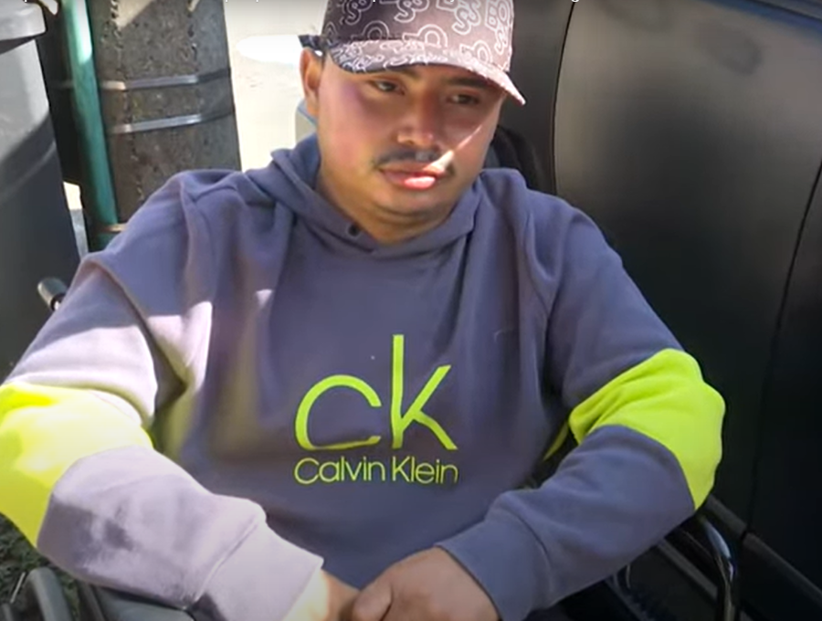 Andrés Felipe Pino, militar que fue golpeado brutalmente en Medellín. FOTO: CAPTURA DE VIDEO TELEMEDELLÍN