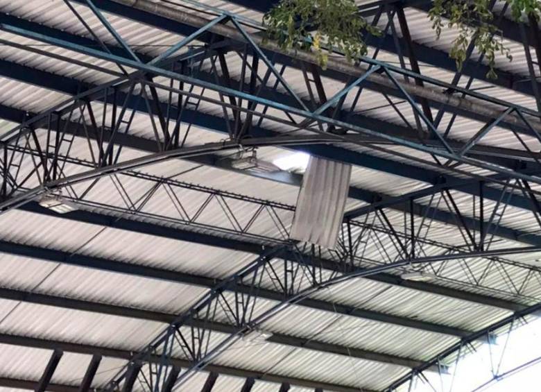 ¿Qué hacían? Dos habitantes de calle murieron al caer de un techo