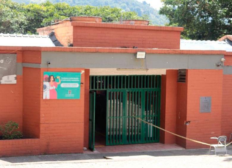 ¡Qué peligro! En San Antonio de Prado los alumnos conviven con grietas