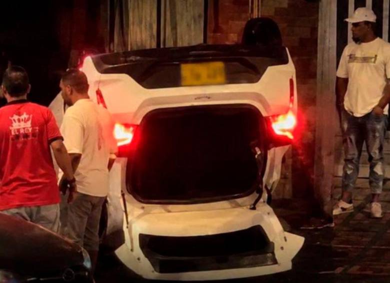 En video: Conductor resultó herido tras volcamiento en Aranjuez