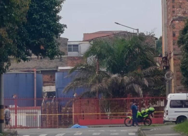 En La Candelaria y Laureles mataron a dos hombres a puñaladas.