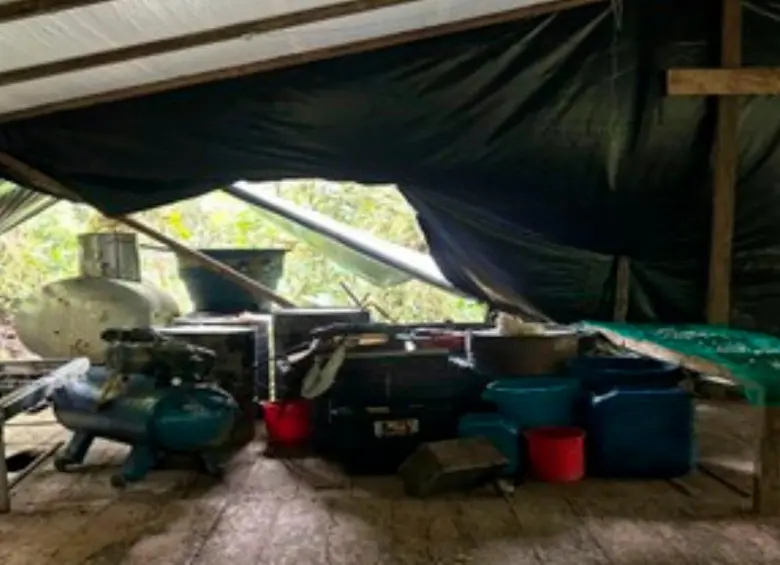 Destruyen cristalizadero de cocaína del Eln escondido en Amalfi