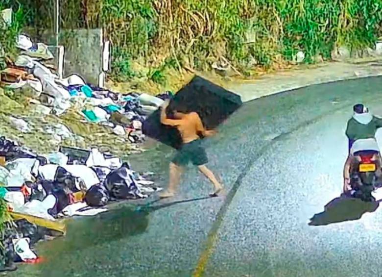 EN VIDEO: por basuras hay una ratonera muy brava en Altavista