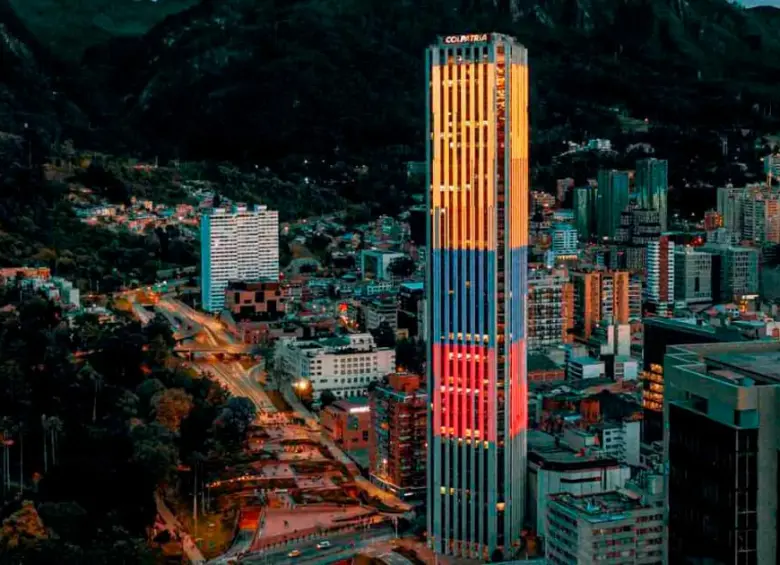 Las vacantes disponibles en Bogotá incluyen sectores como ventas, tecnología, salud y logística, con oportunidades tanto para principiantes como para profesionales experimentados. FOTO: CORTESÍA
