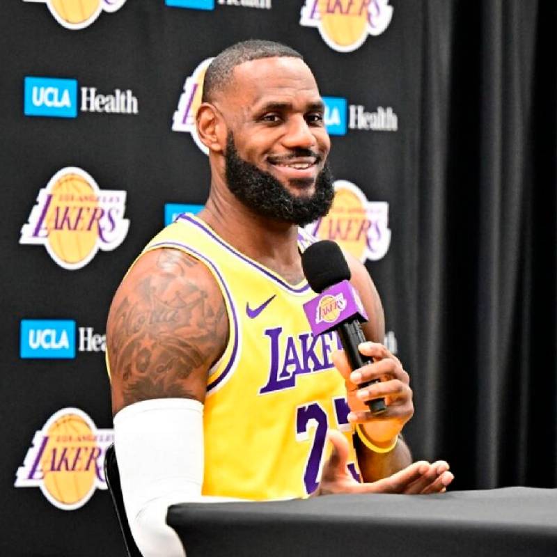 LeBron James, uno de los mejores jugadores en la historia de la NBA. FOTO: AFP