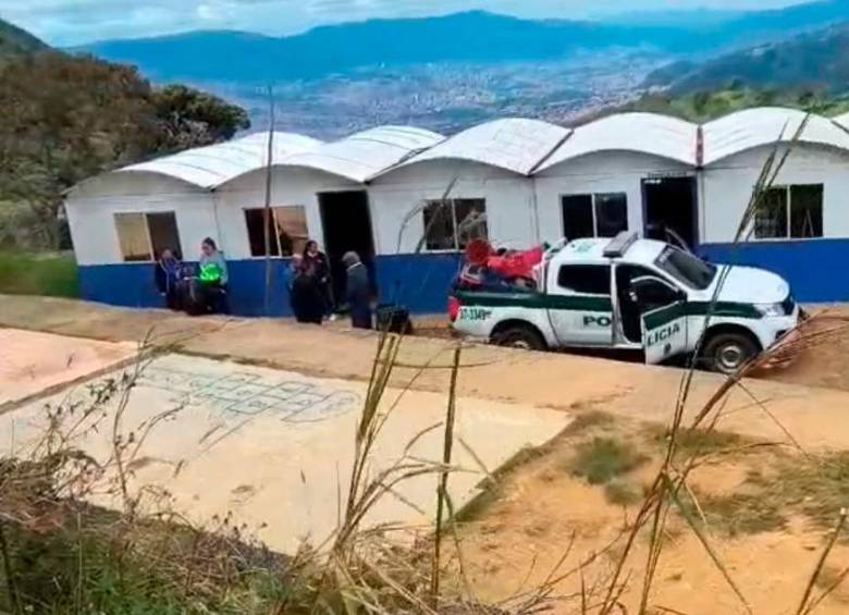 En fotos: Ladrones vaciaron esta escuelita en vereda de Bello