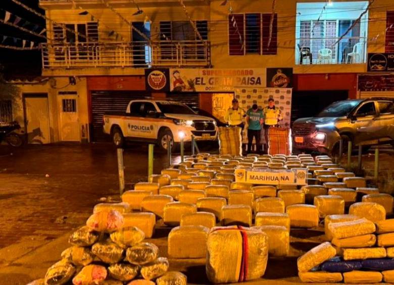 Evadió la ley, se chocó y lo cogieron con más de 700 kilos de droga