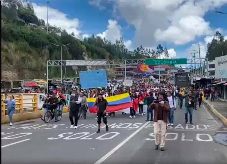 La guerra arancelaria entre Colombia y Ecuador ha suscitado protestas en la frontera. FOTO tomada de X