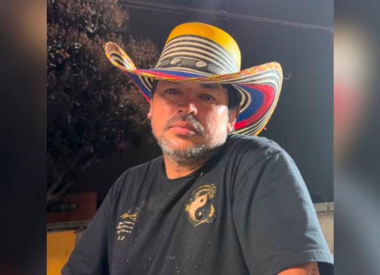Colombiano le dio la vuelta a insultos que le gritó mujer en EE.UU.: triplicó venta de chorizos
