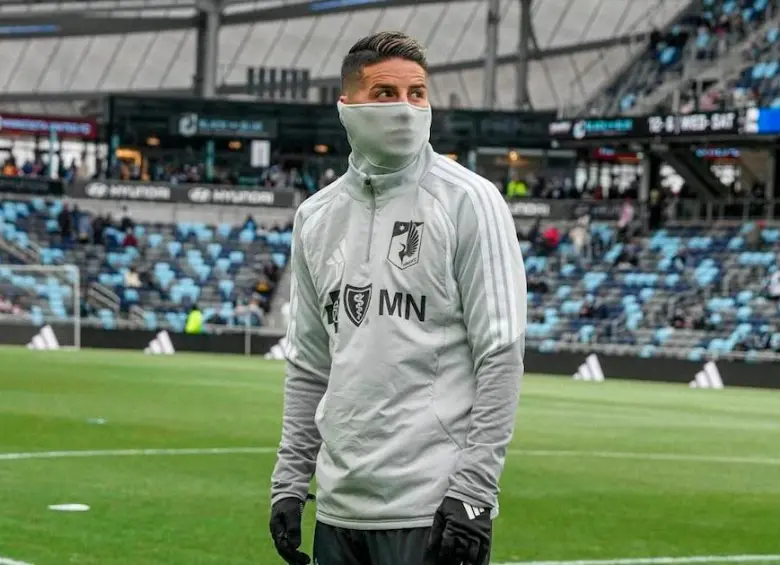 James estuvo bien arropado del frío en el estreno de su equipo en la MLS. FOTO @MNUFC