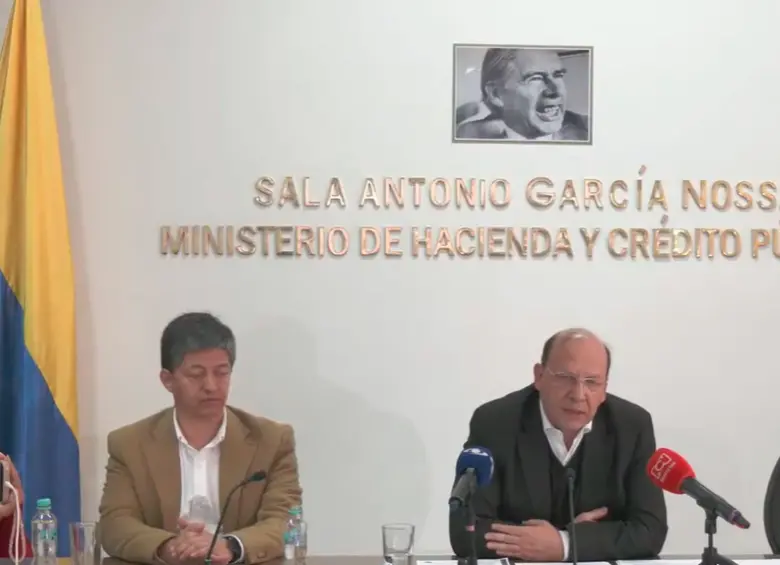Germán Ávila, ministro de Hacienda, sostiene que aumento de la tasa de interés afecta el crecimiento económico. FOTO tomada de YouTube