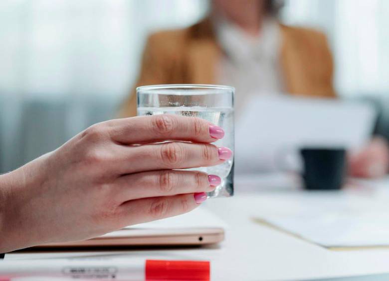 Mostrar amabilidad y saber adaptarse a lo que se ofrece es parte de una buena impresión profesional. FOTO: GETTY